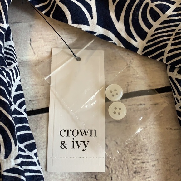 Crown & Ivy Button Down Blouse - Picture 9 of 13